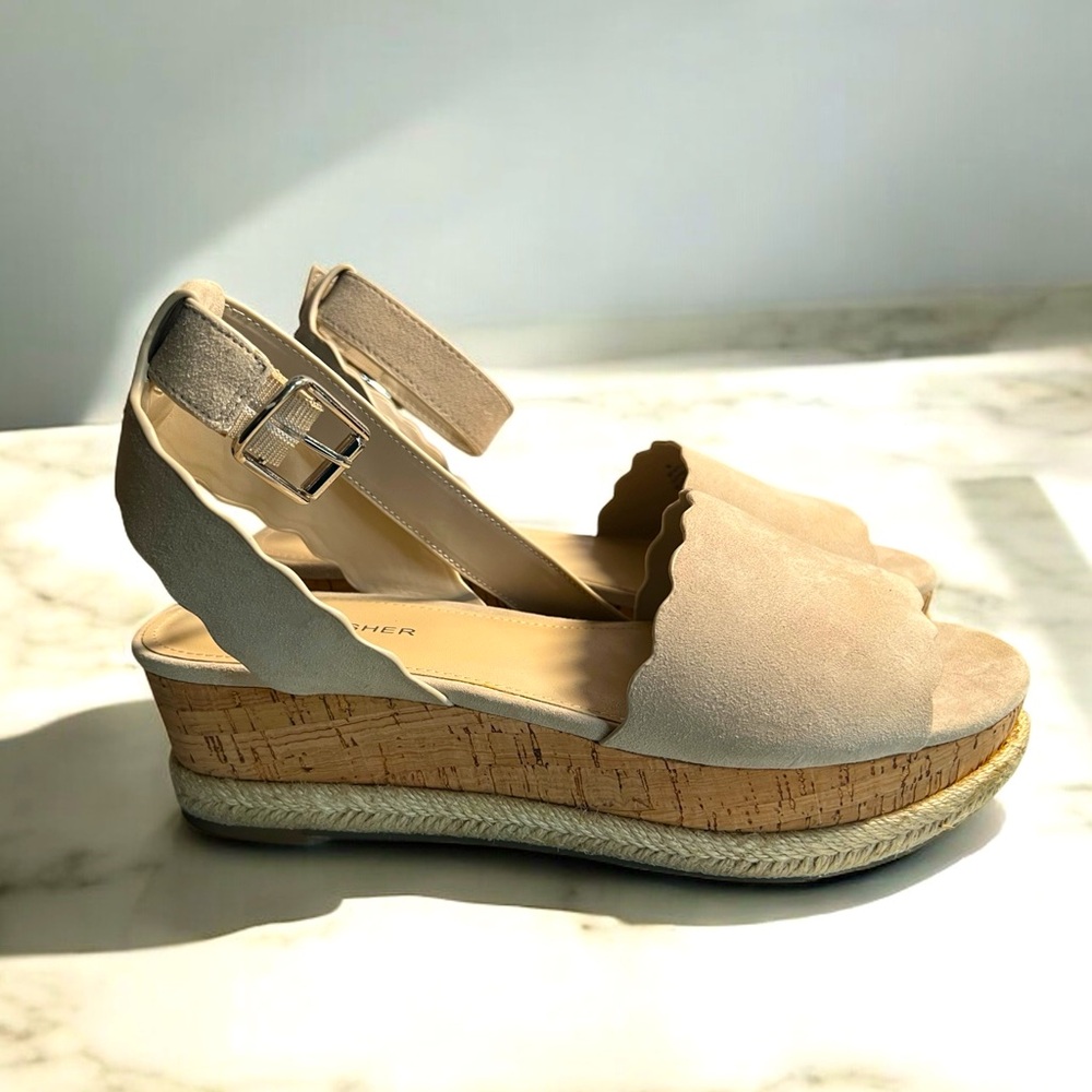 Marc Fisher Cream/Natural Suede Wedge Platform Sandal Size 8